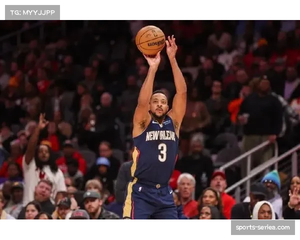 消息：鹈鹕队CJ·麦科勒姆因呼吸道感染缺席训练